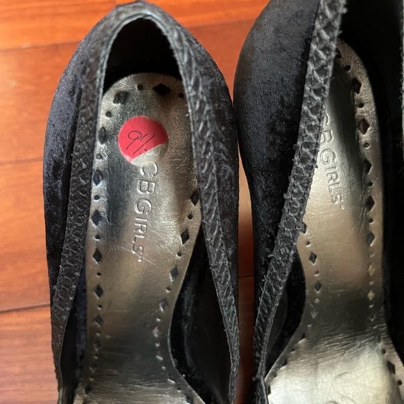 Beautiful and elegant shoes. - Picture 4 of 15